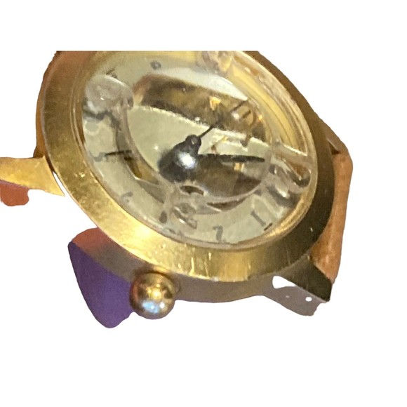 Guess women’s bubble watch with stripes and light brown leather band - Picture 3 of 12